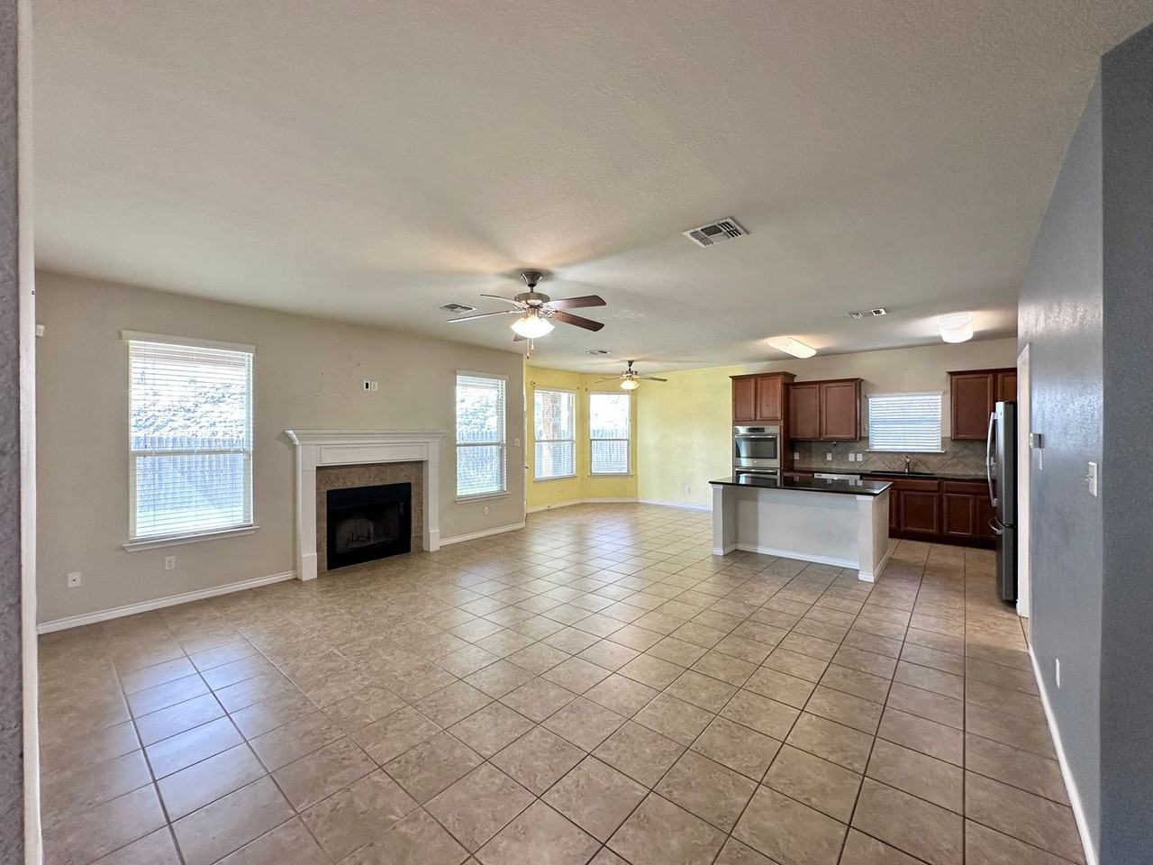 1200 Rocky Ridge Trl - Photo 7 of 44