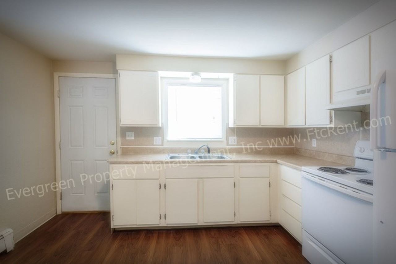 L-05 - Photo 5 of 34