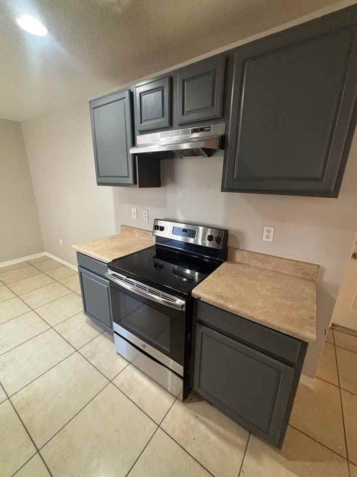 661 N Delmonte Ct - Photo 6 of 31