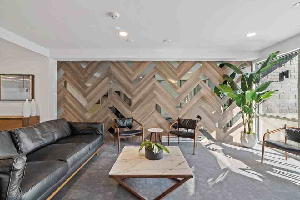 545 Sydney Avenue - Photo 6 of 9