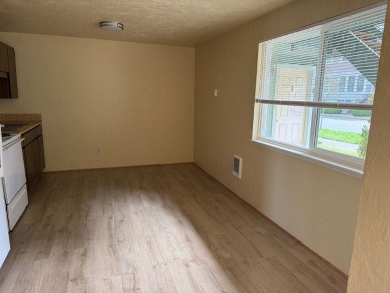 Washington Apartments - Photo 6 of 14