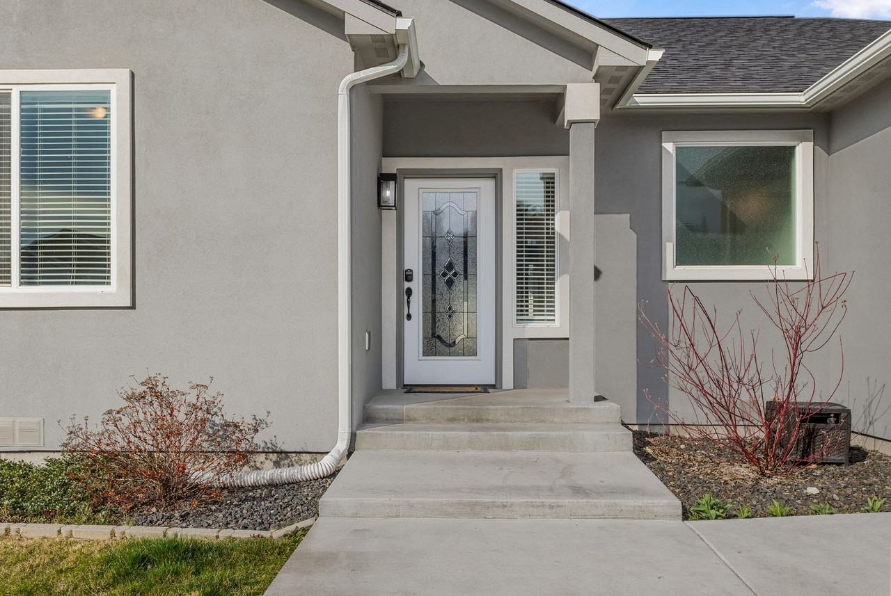 500 N 75th Ave - Photo 2 of 32