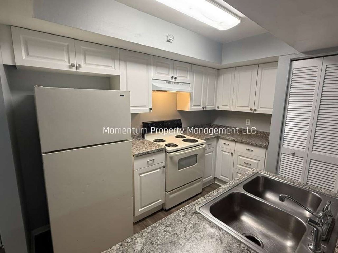 198 N Fernwood Ave #2 - Photo 4 of 22