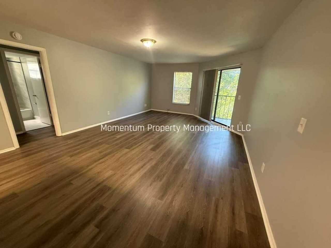 198 N Fernwood Ave #2 - Photo 5 of 22