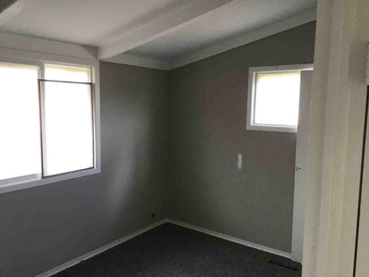 6904 Nw 78th St - Photo 5 of 15