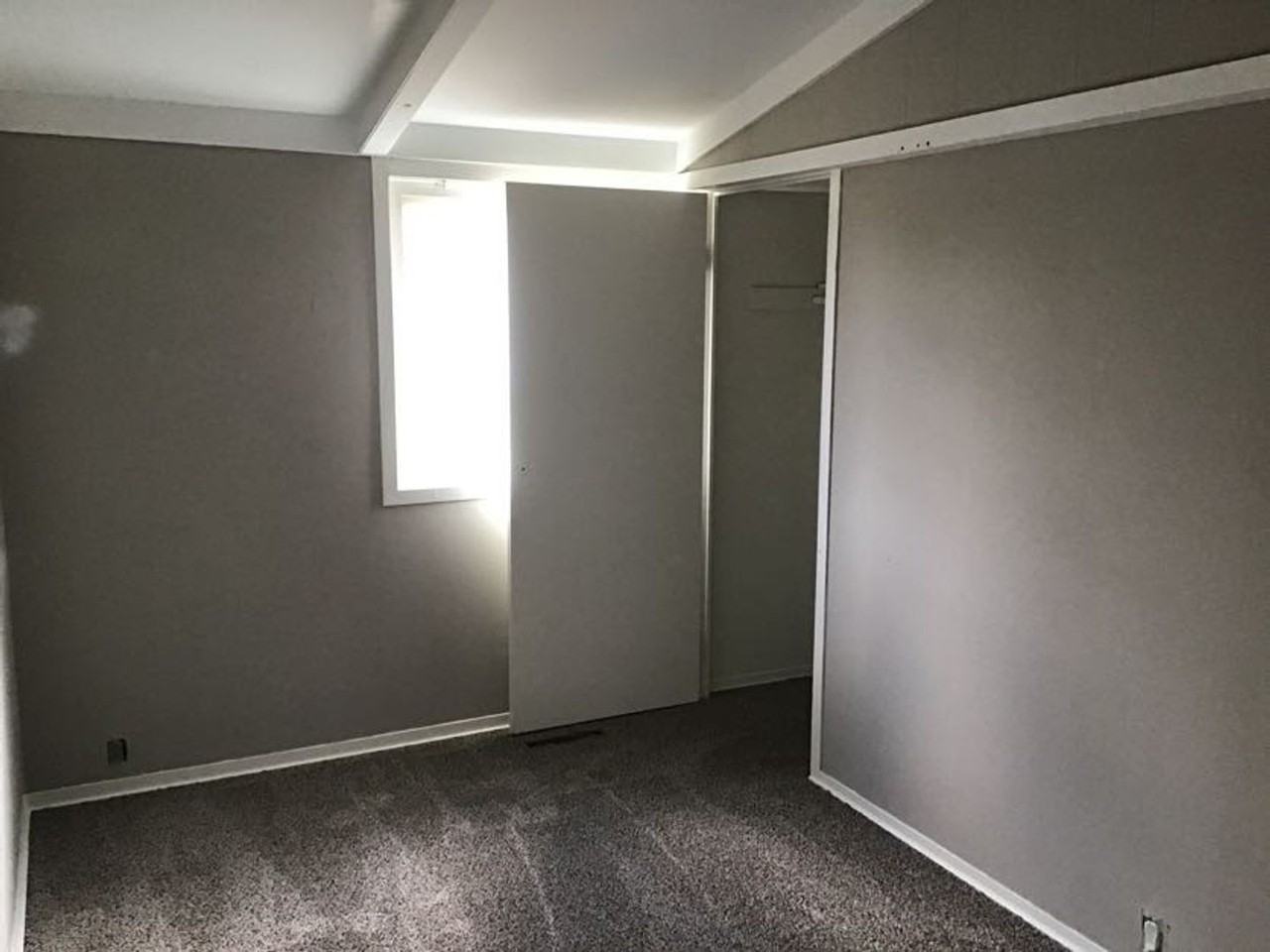 6904 Nw 78th St - Photo 5 of 37