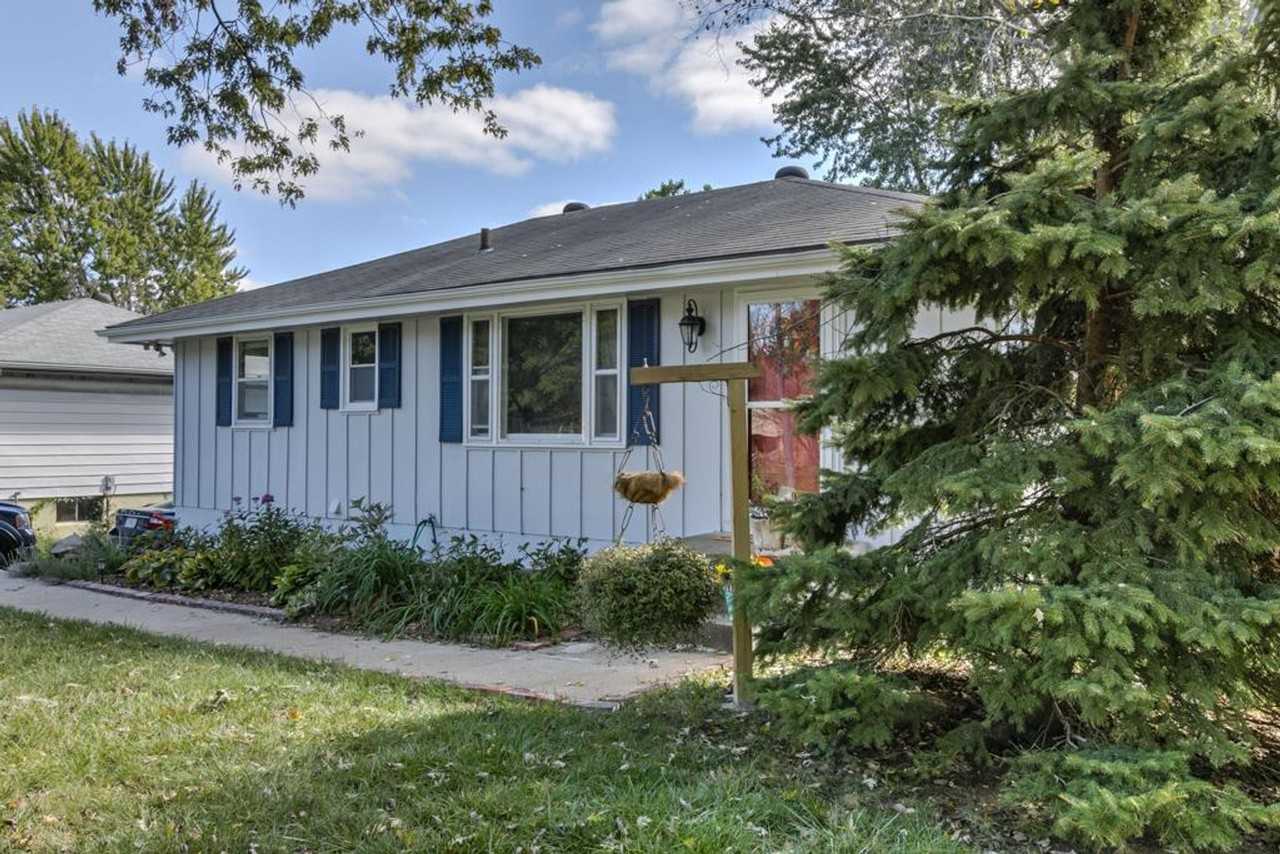 513 Nw 88th St - Photo 2 of 3