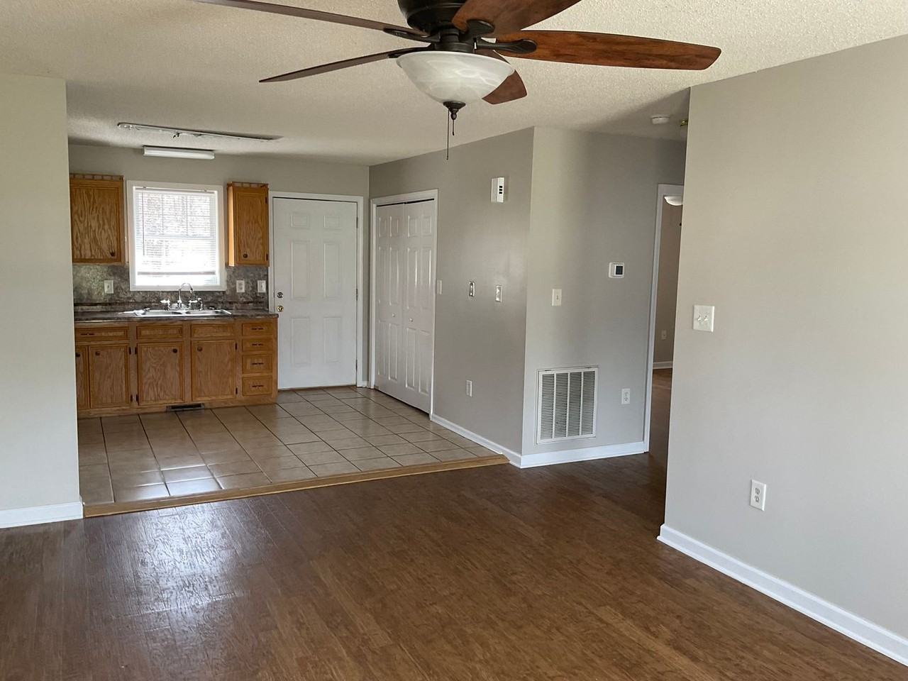 382 Turner St - Photo 5 of 18