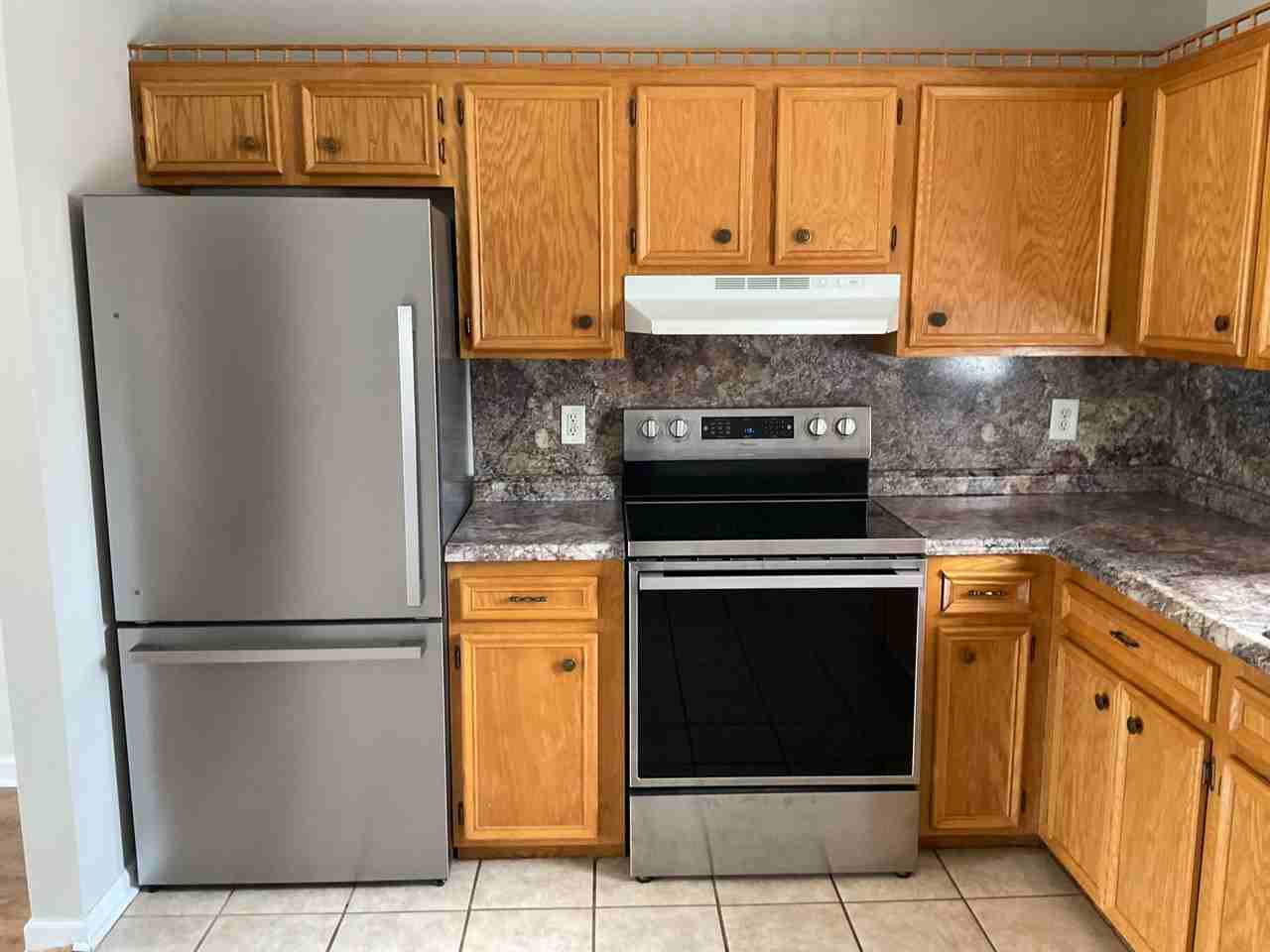 382 Turner St - Photo 7 of 18