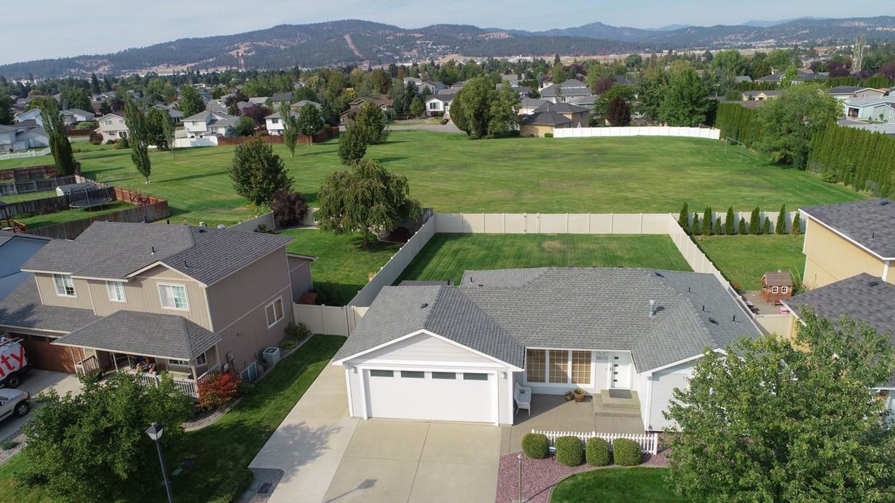 1806 N Salmon River Ln - Photo 3 of 28