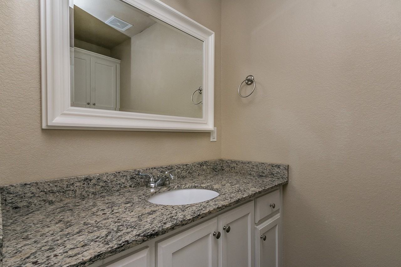 4217 S Williams St - Photo 3 of 17