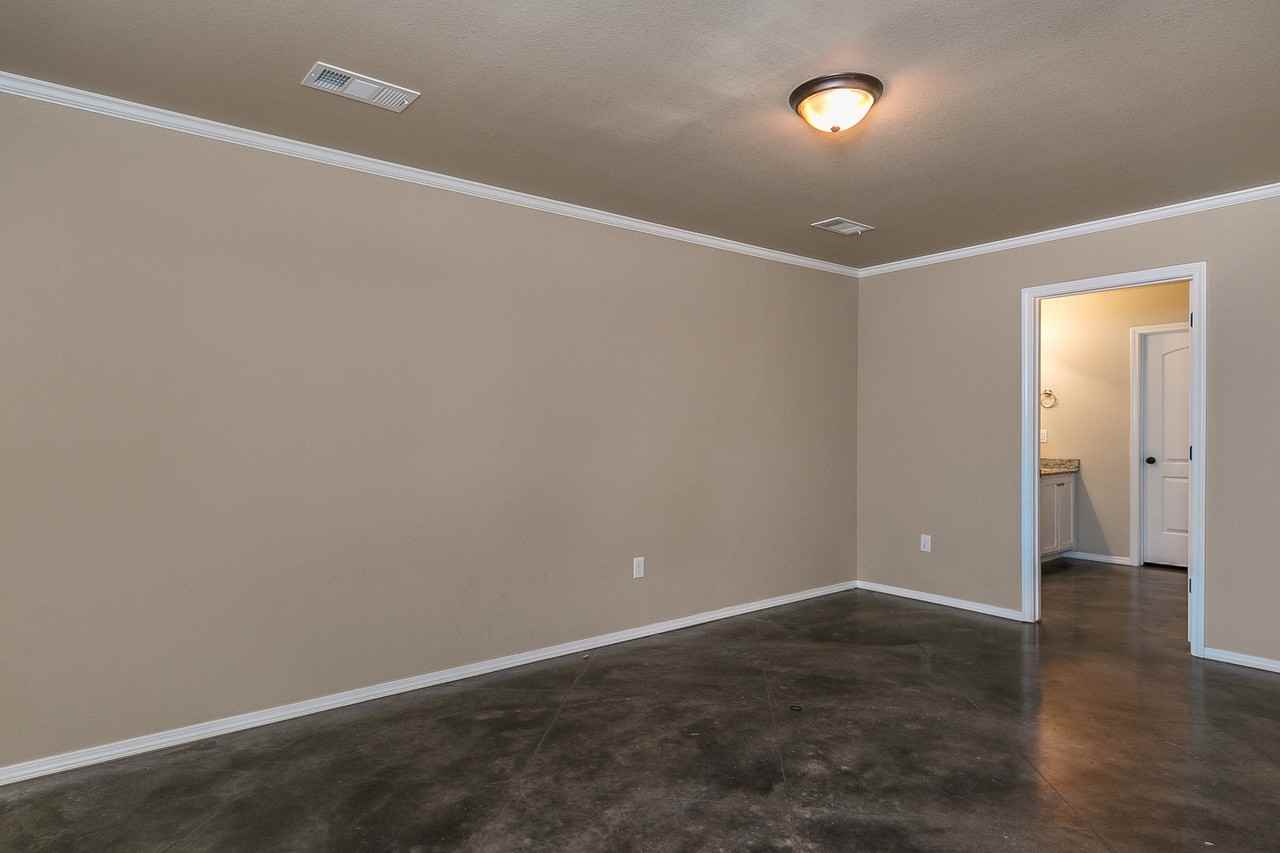 4217 S Williams St - Photo 3 of 17