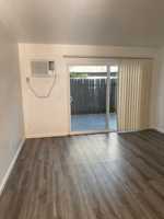 featured image of 1521 E 8th St