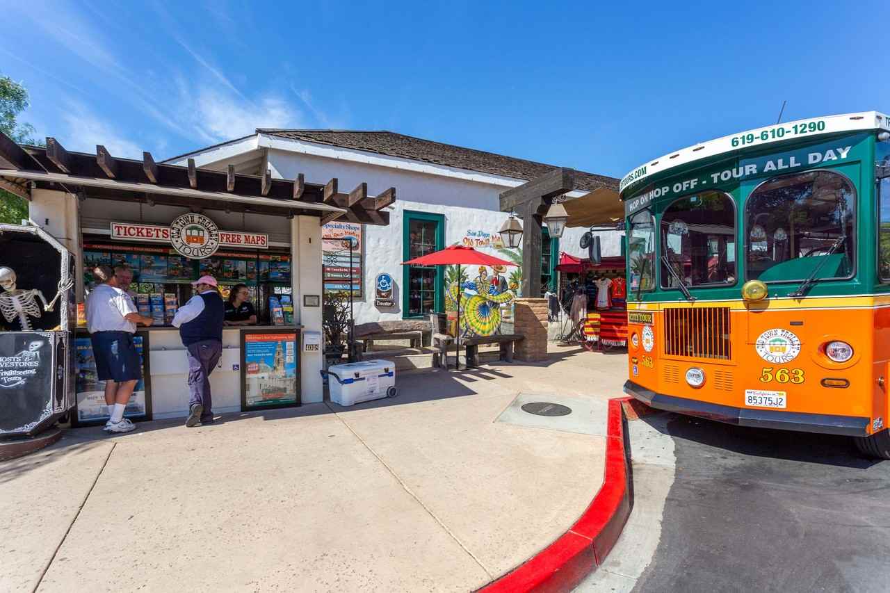 2530 Juan St. - Photo 2 of 7