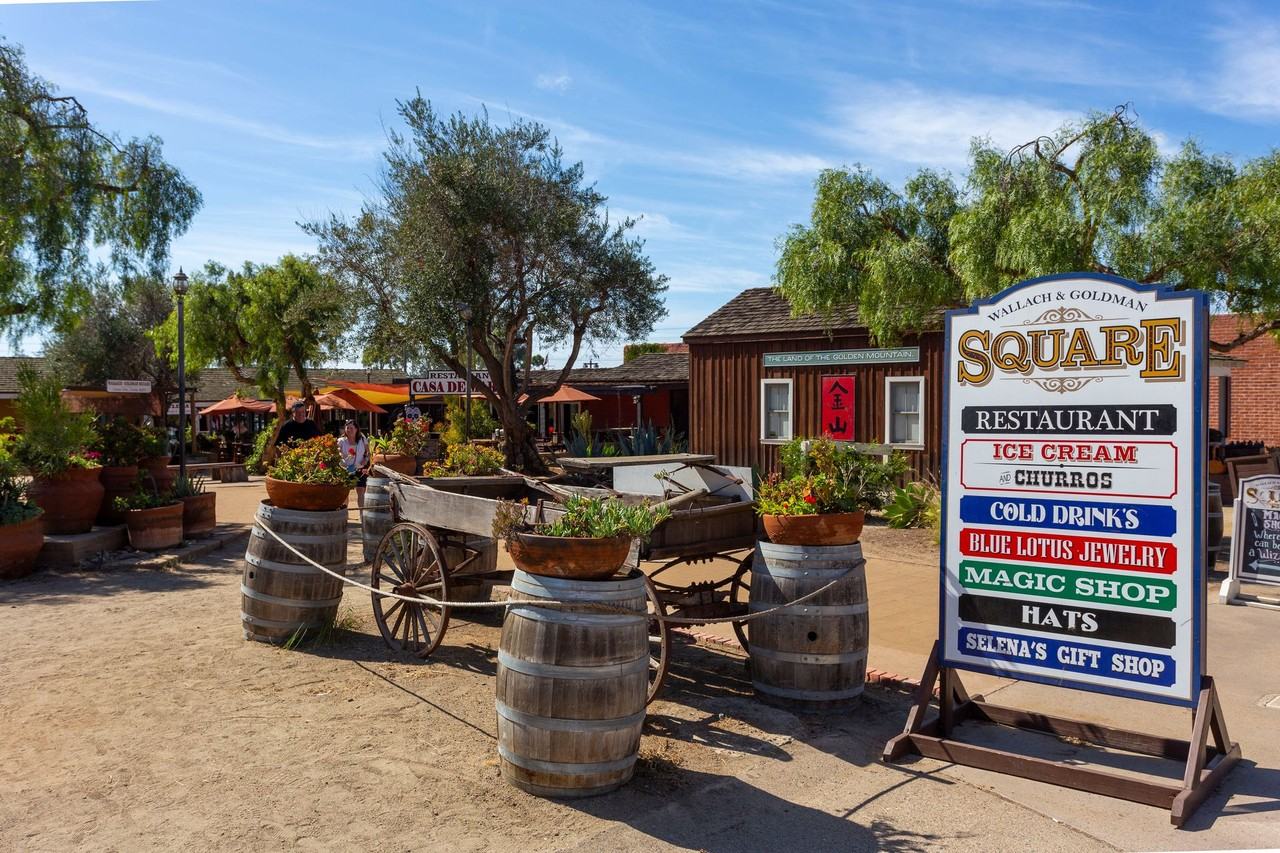 2530 Juan St. - Photo 4 of 7