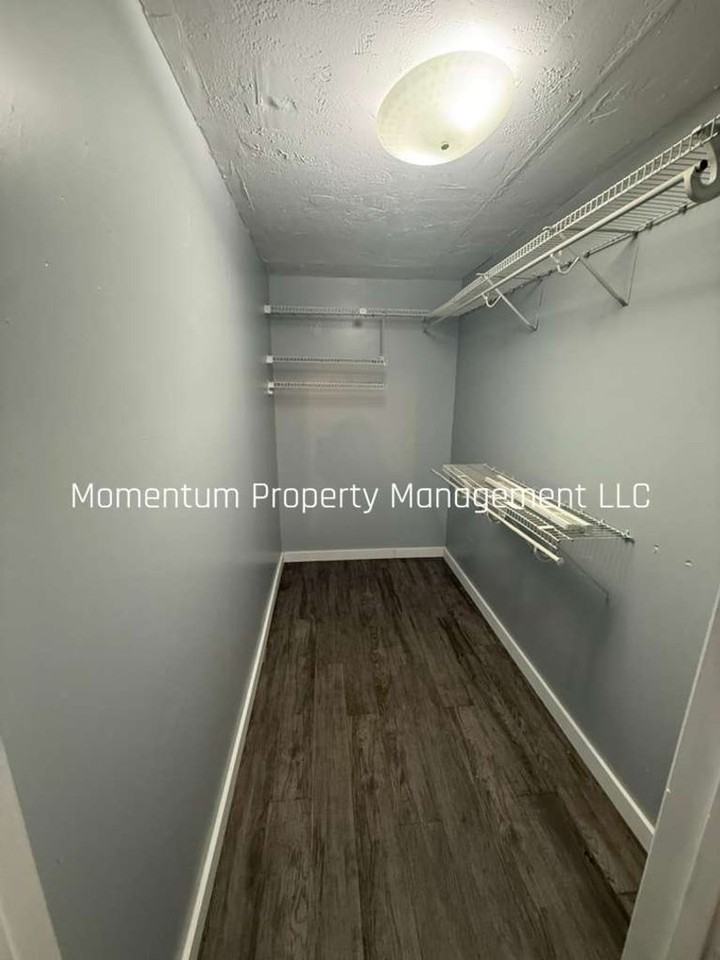 8405 N Elmer St - Photo 4 of 17