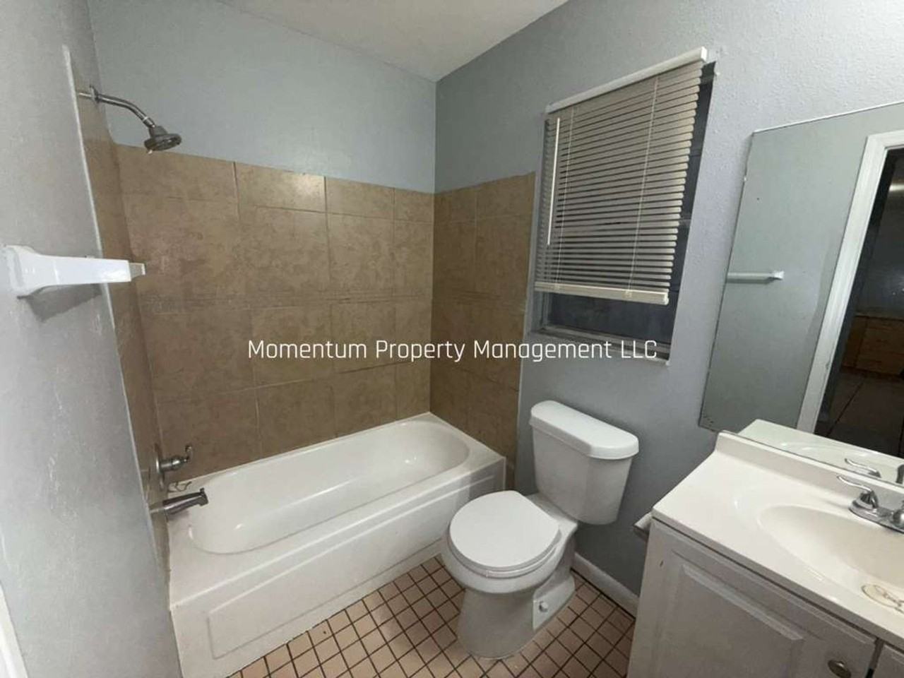 8405 N Elmer St - Photo 7 of 17