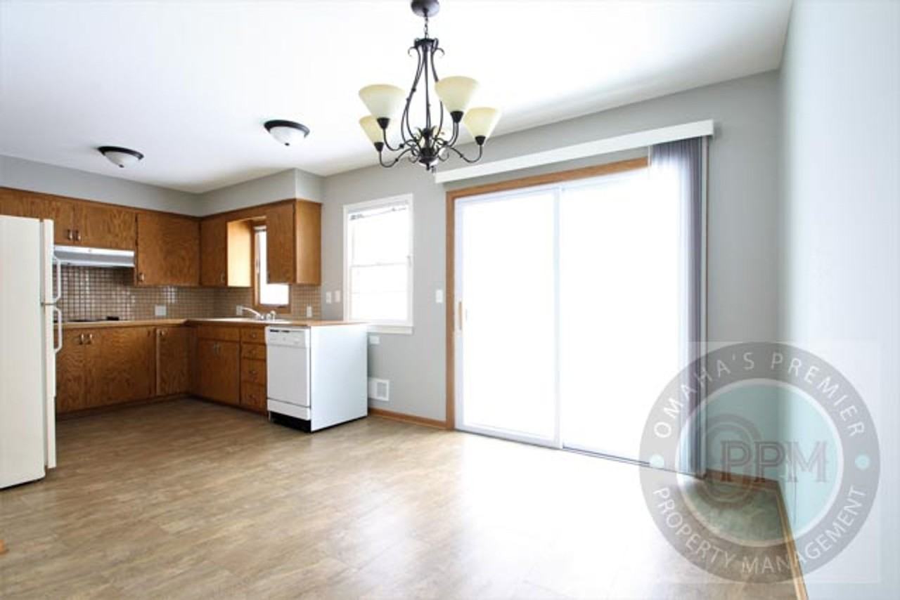 8605 Pratt St - Photo 3 of 10