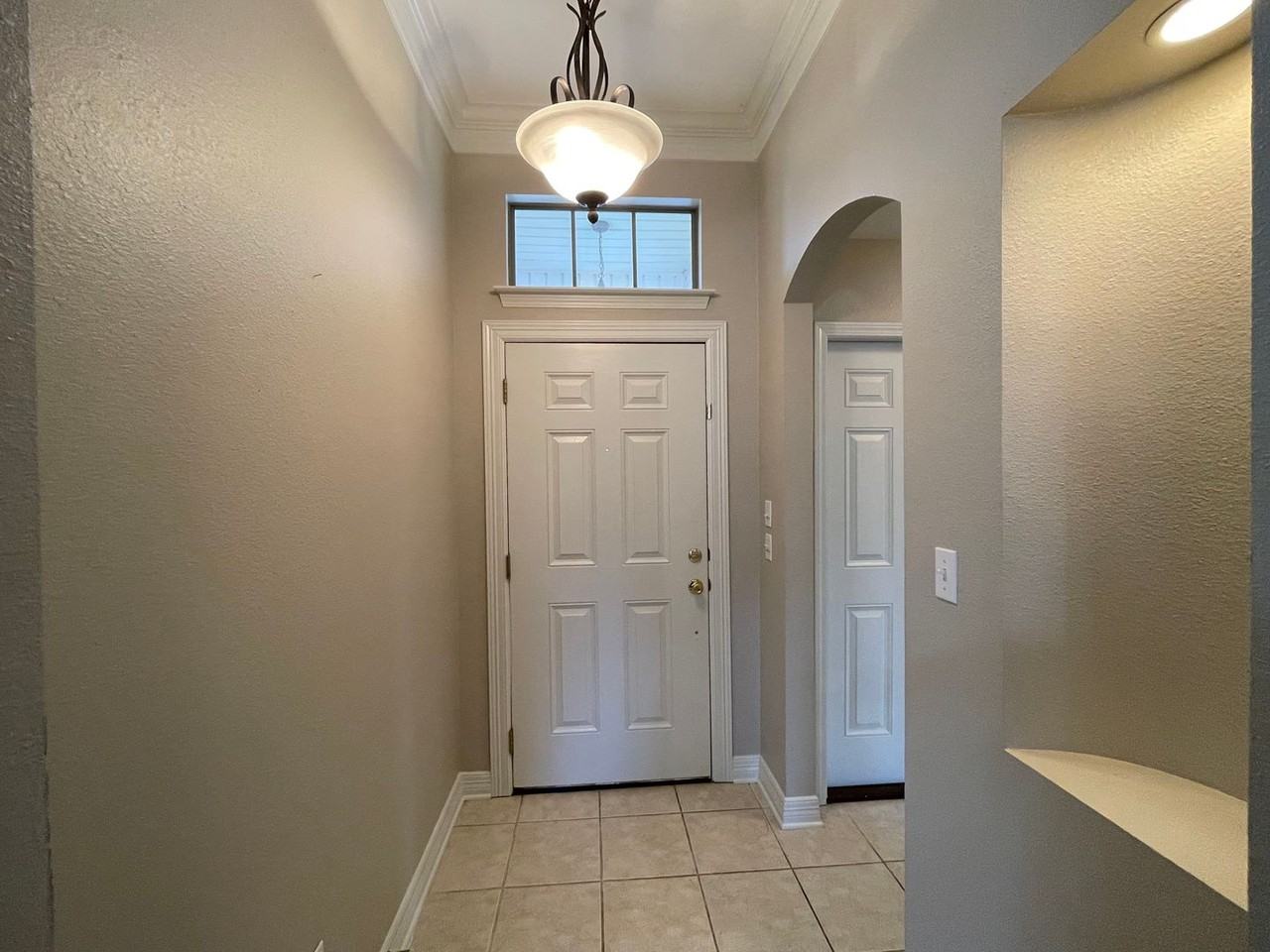 2322 Tallgrass Cir - Photo 2 of 16