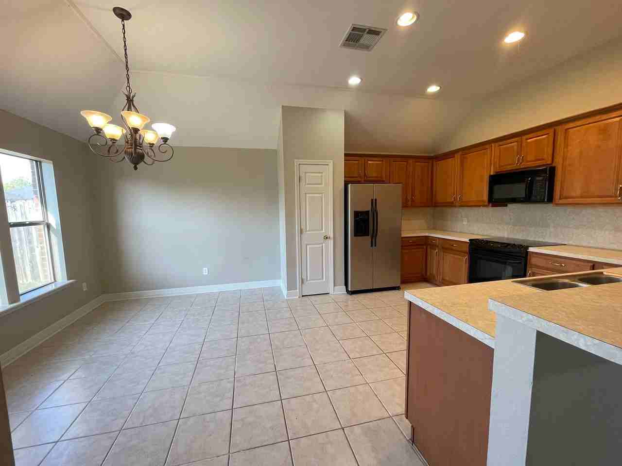 2322 Tallgrass Cir - Photo 3 of 16