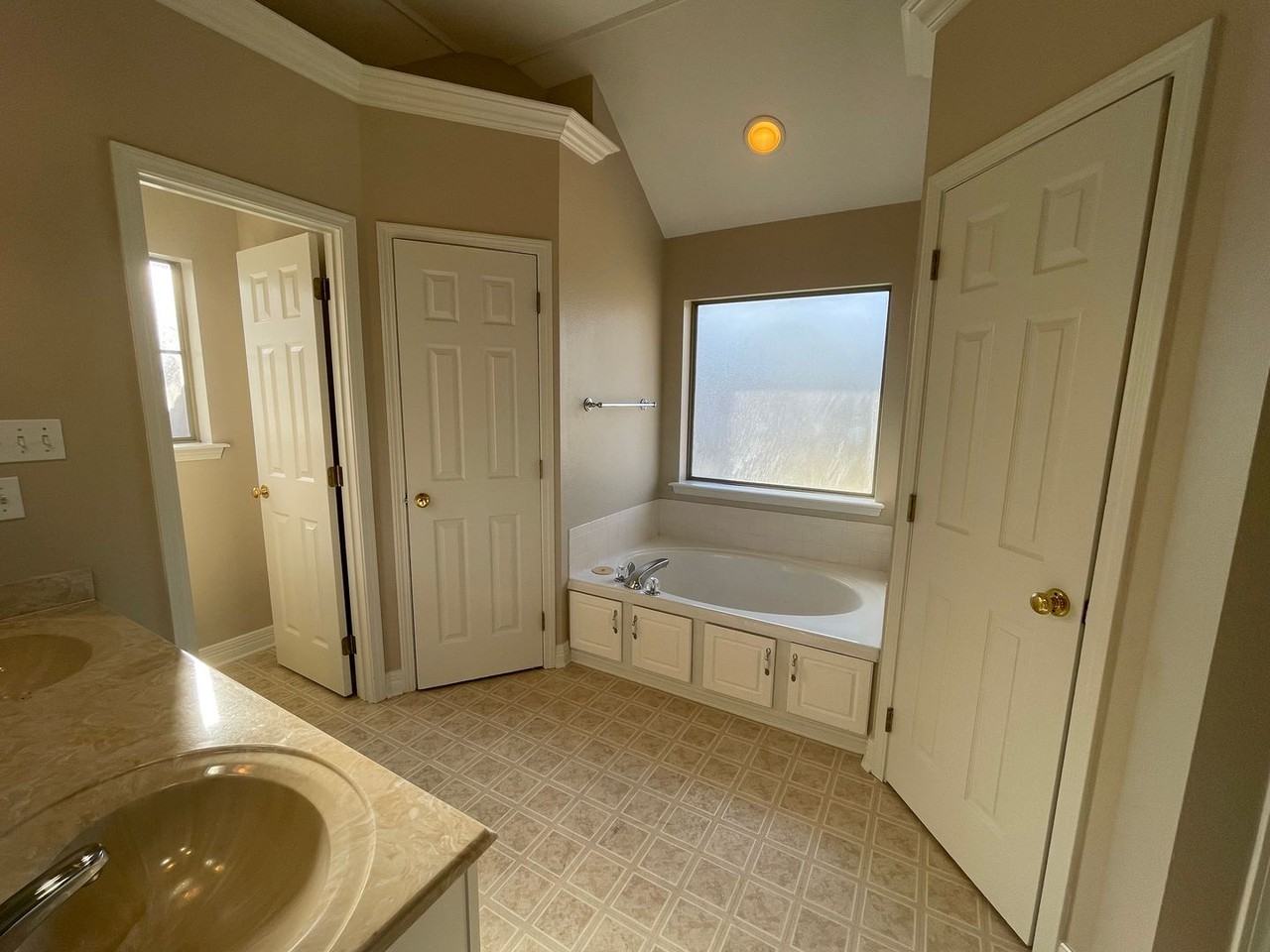 2322 Tallgrass Cir - Photo 7 of 16