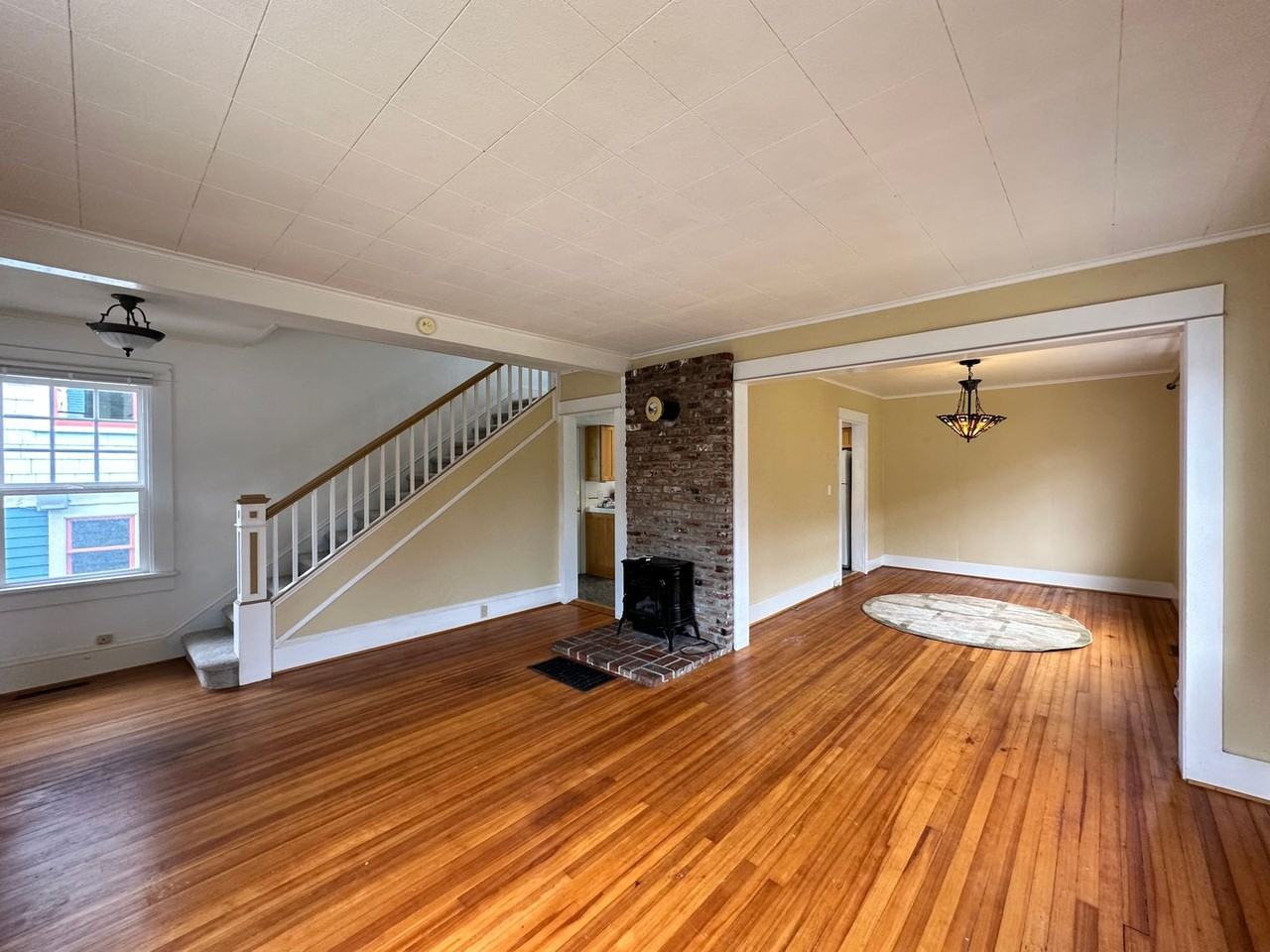 624 Harrison Ave - Photo 4 of 15