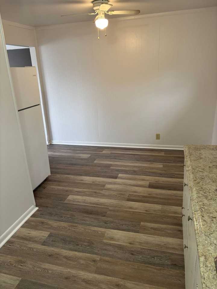 434 E 9th St - Photo 2 of 10