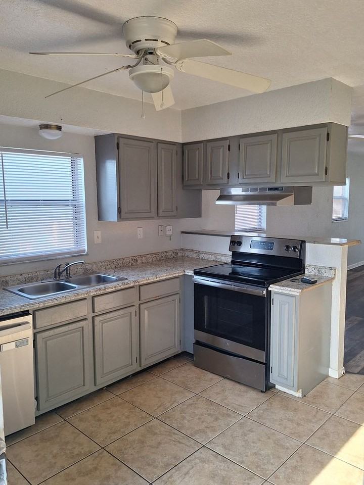 1703 Palmetto Ct - Photo 3 of 8