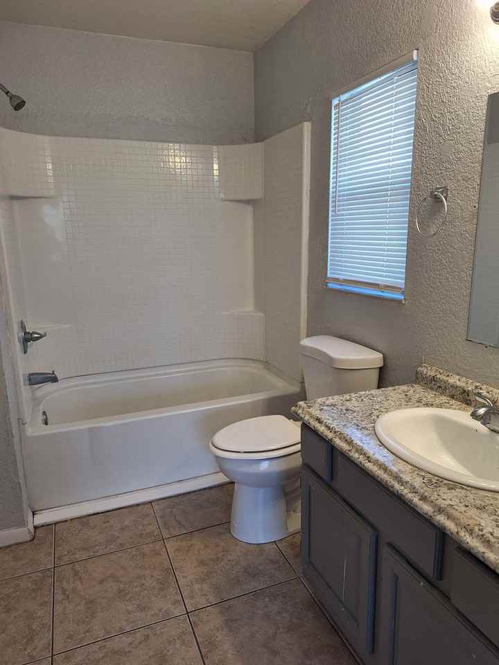 1703 Palmetto Ct - Photo 6 of 8