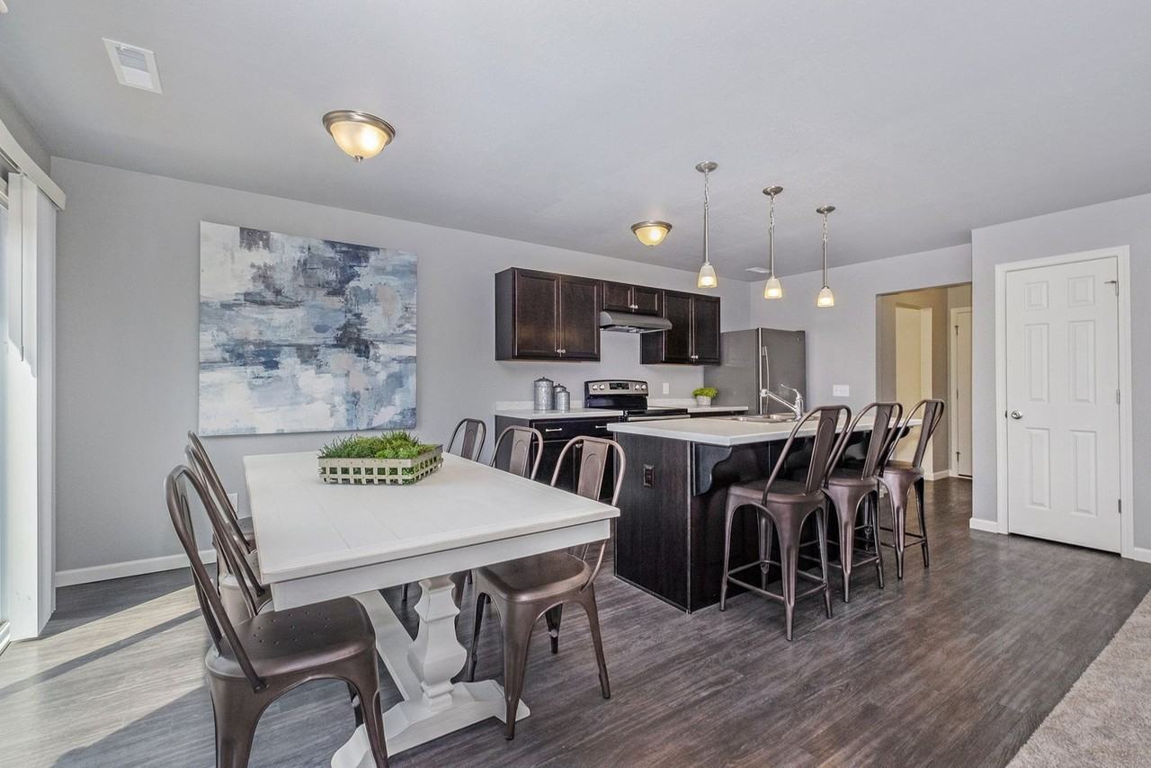 4061 Clearwater Ter - Photo 5 of 19