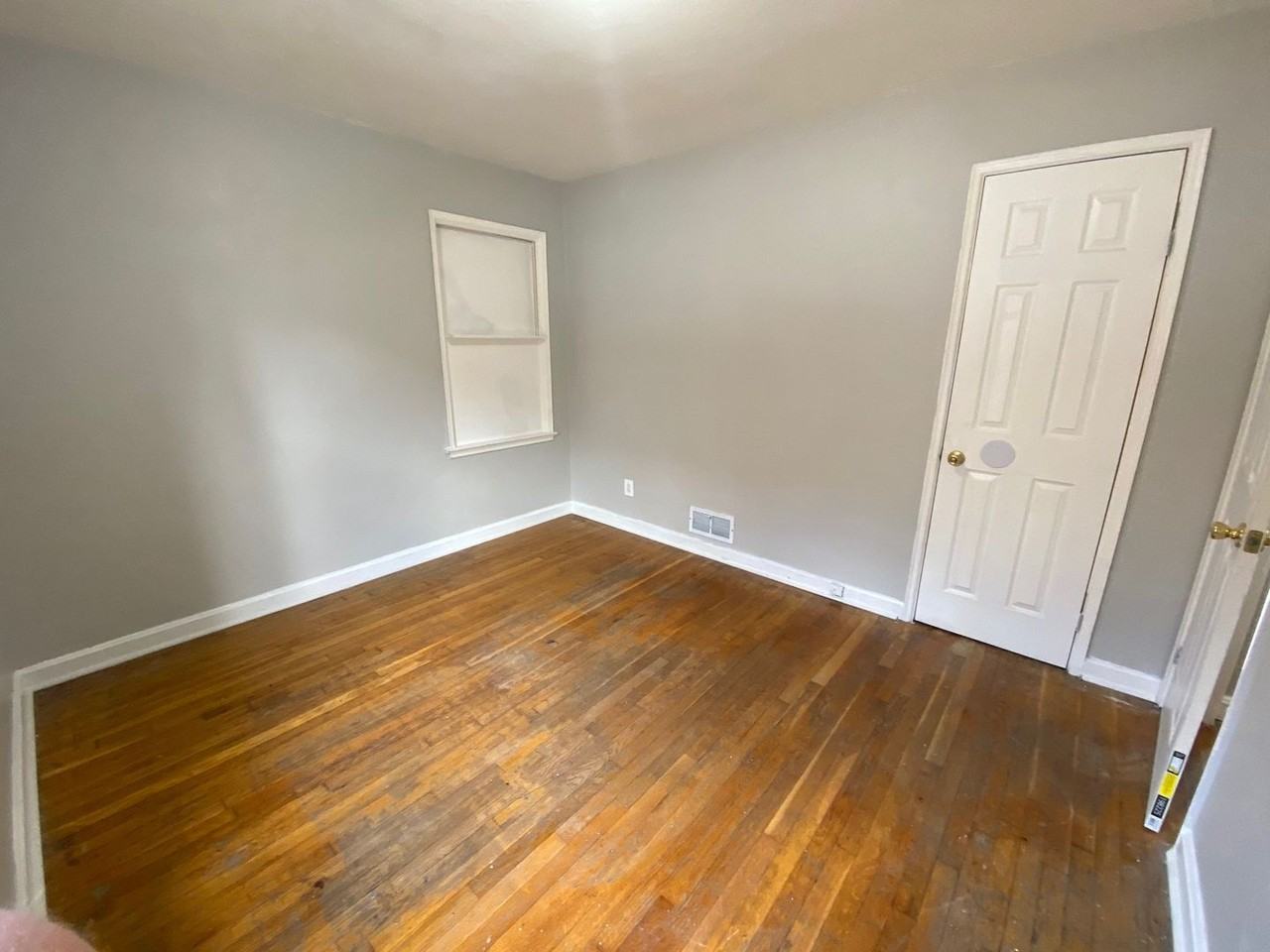 6927 Myron Ave - Photo 7 of 18