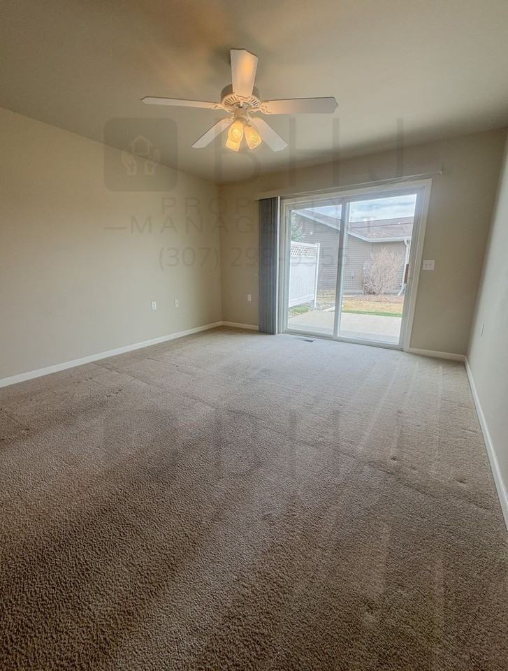 1701 Park Side Ct - Photo 5 of 26