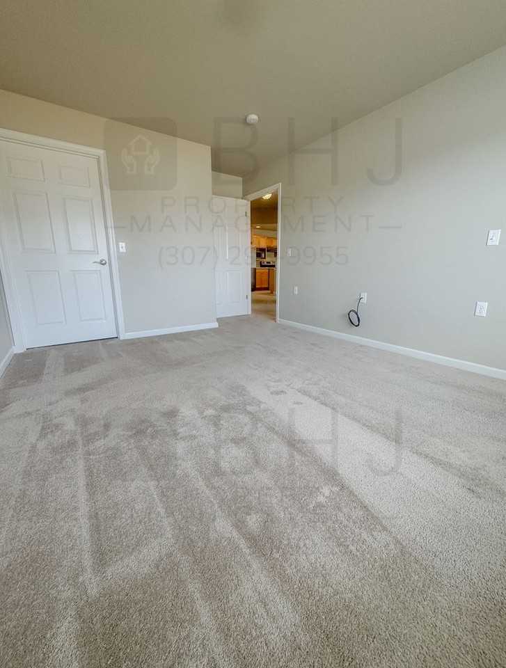 1701 Park Side Ct - Photo 6 of 26