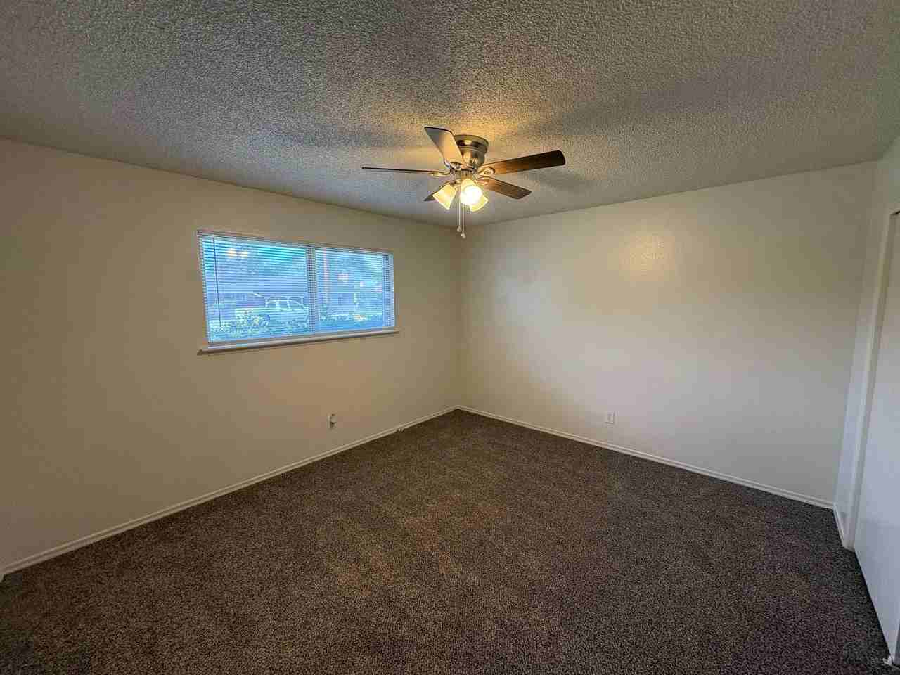 1646 S Dollner St - Photo 3 of 33