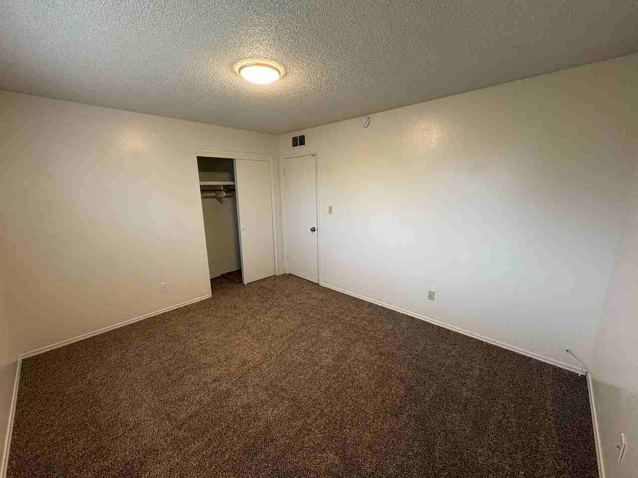 1646 S Dollner St - Photo 7 of 33