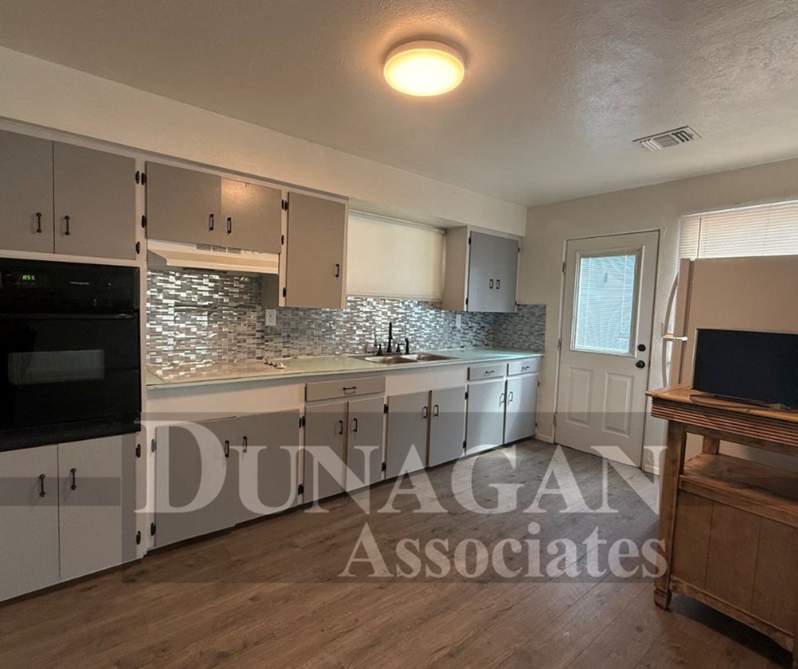 311 N Alameda St - Photo 3 of 8