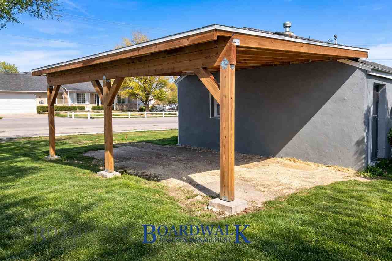 291 S Quirk St - Photo 4 of 20