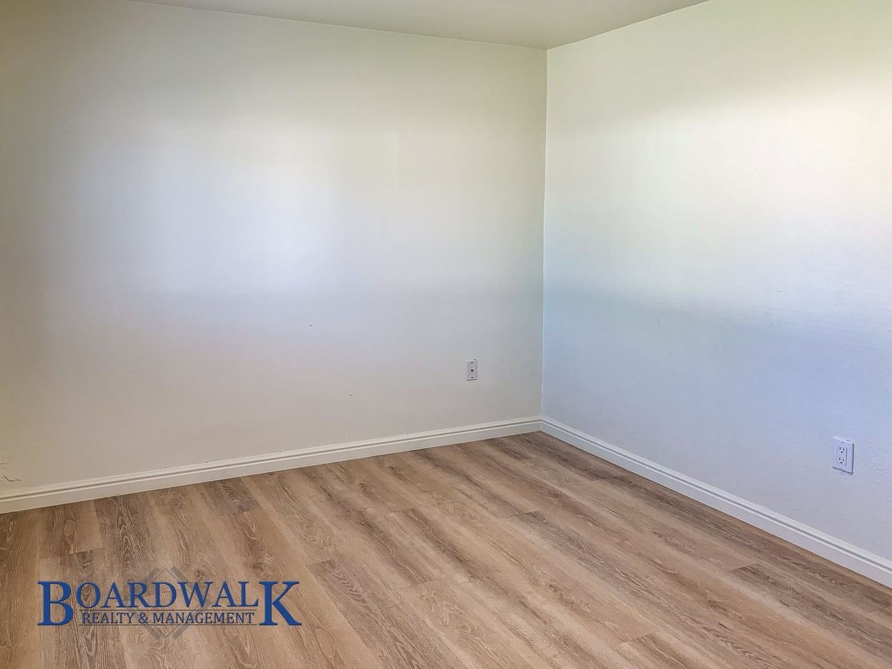 291 S Quirk St - Photo 6 of 20