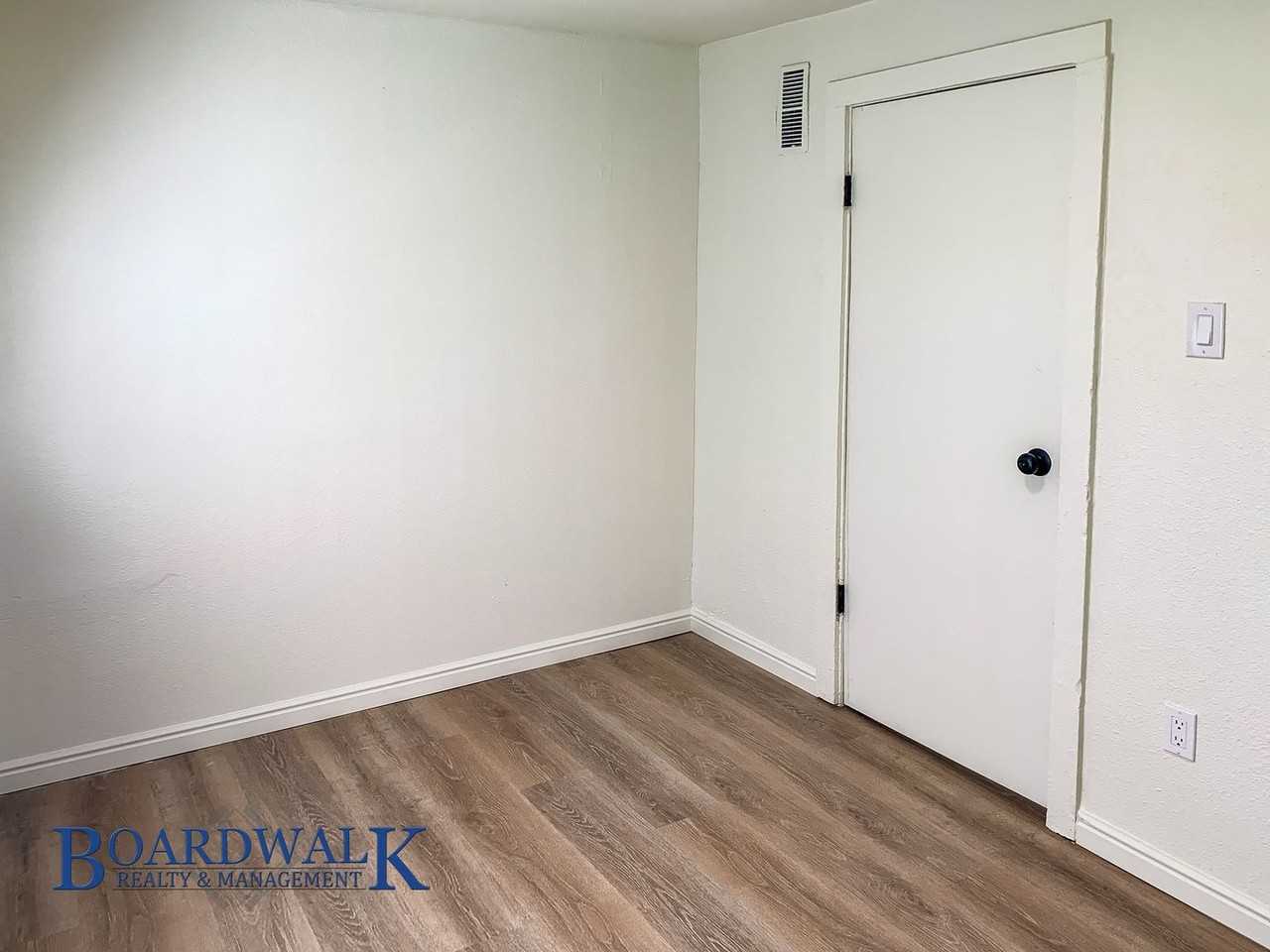 291 S Quirk St - Photo 7 of 20