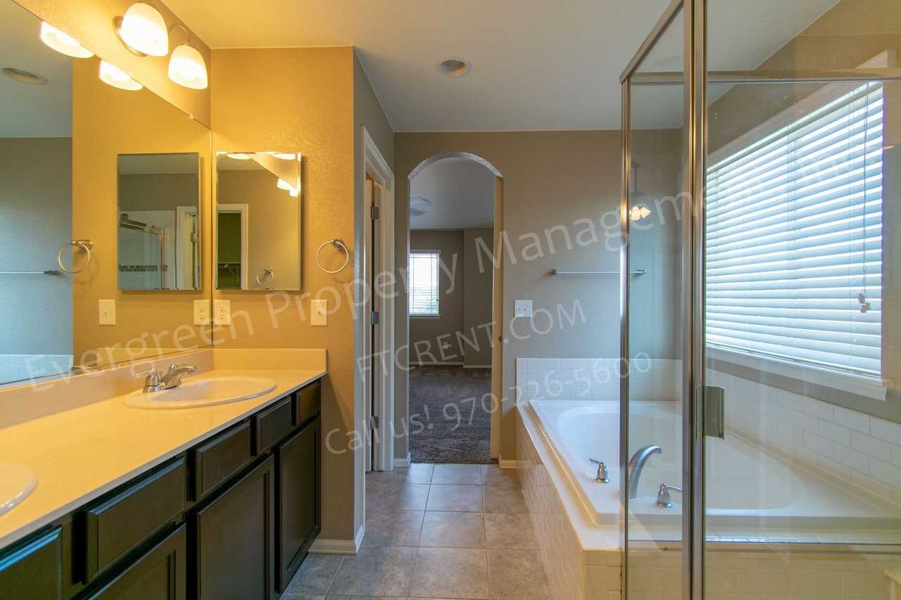 436 Routt Dr - Photo 3 of 50