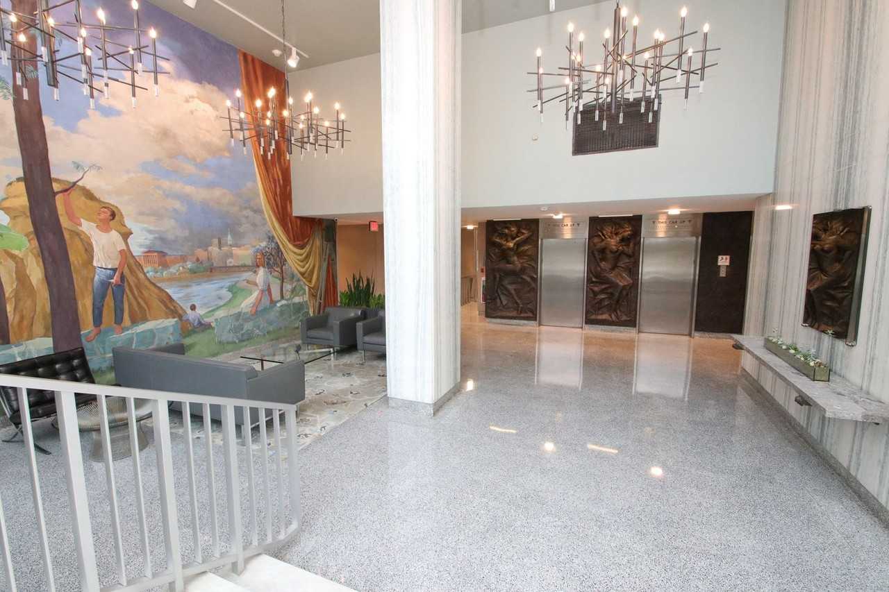 604 S Washington Sq - Photo 3 of 33