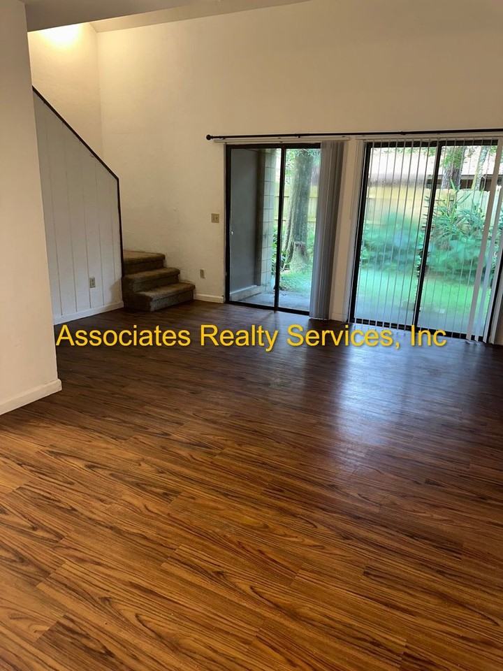 7017 Sw 44th Ave #B - Photo 4 of 26