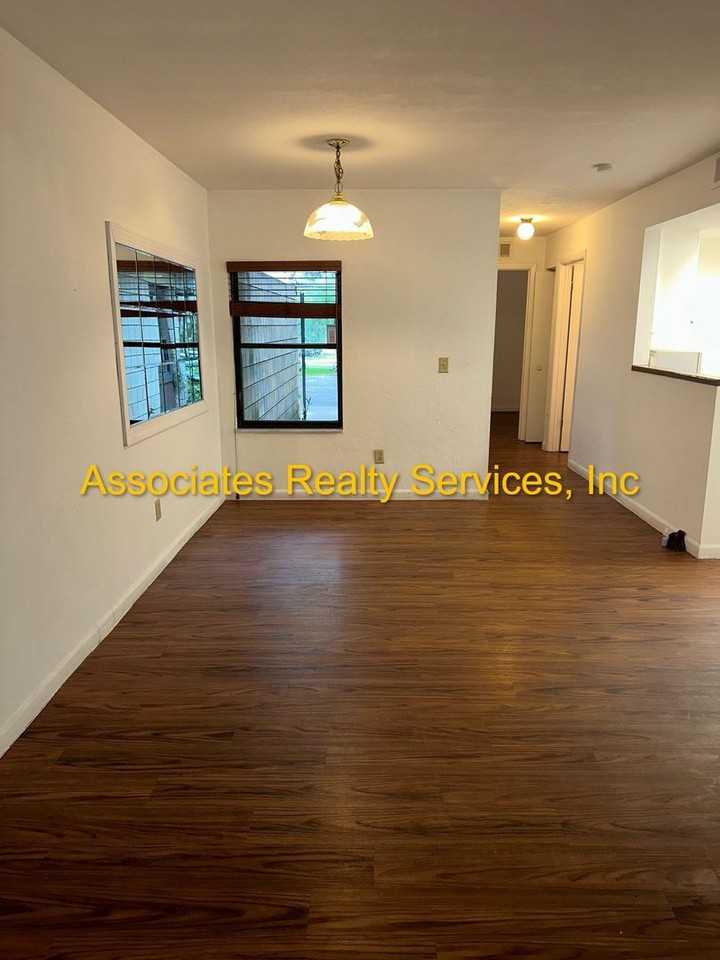 7017 Sw 44th Ave #B - Photo 7 of 26