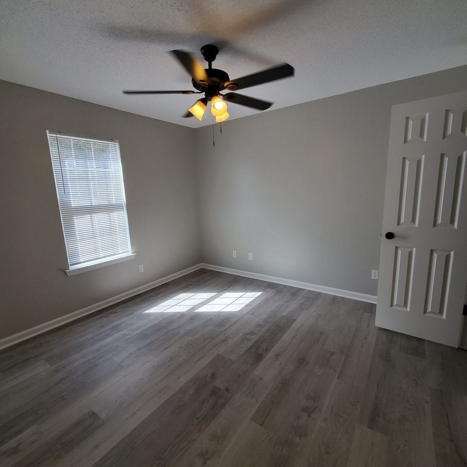 2882 Copeland Rd - Photo 6 of 14