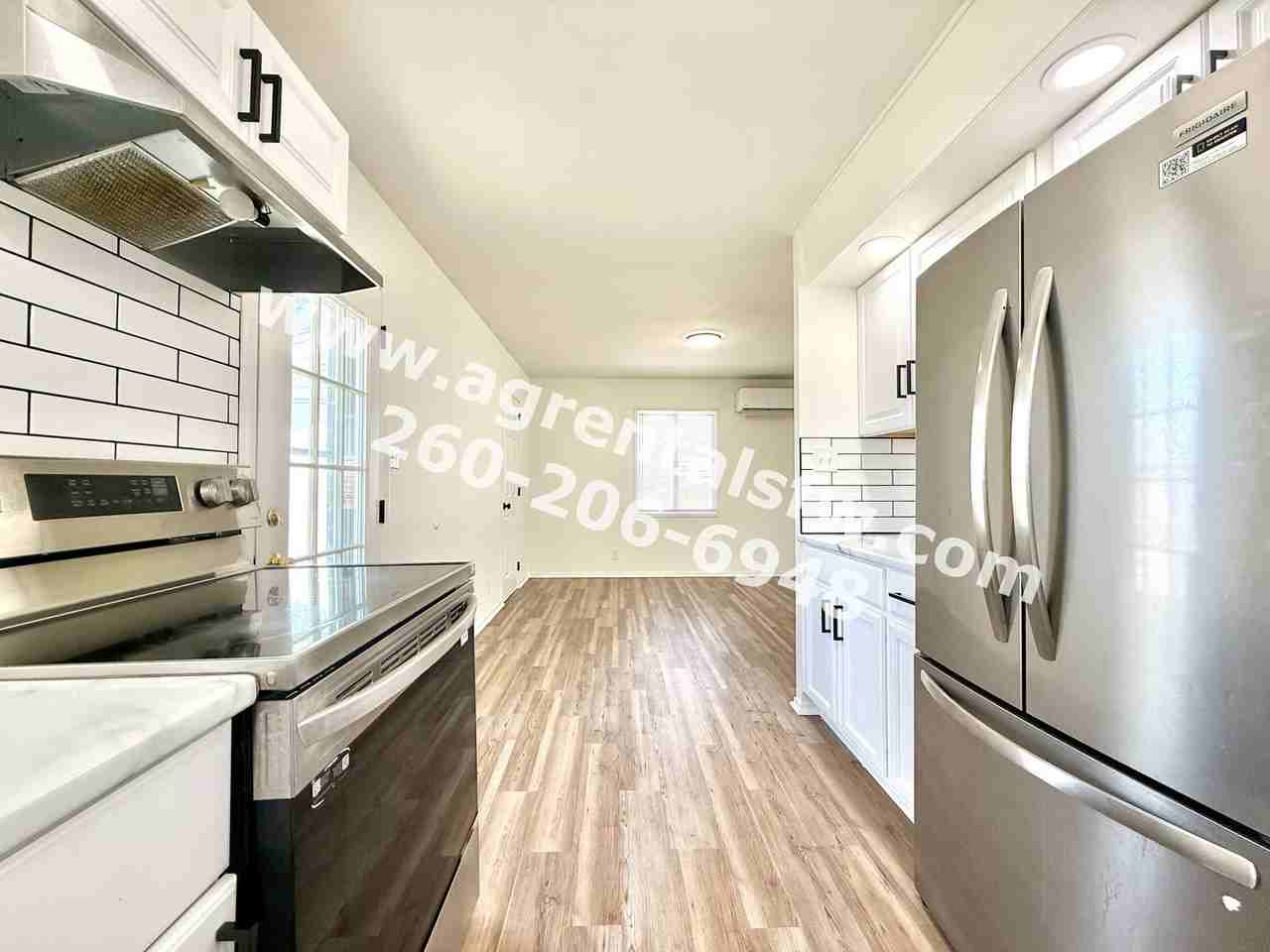 5337 Riviera Dr - Photo 5 of 13