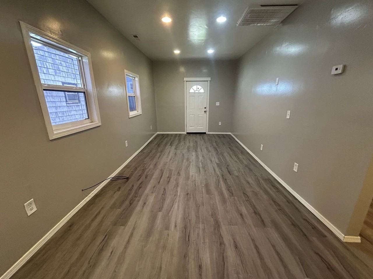 2347 Rosedale Ave - Photo 3 of 12