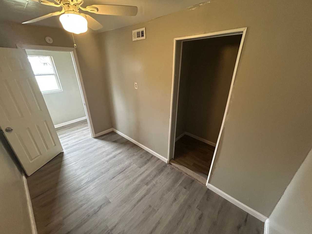 2347 Rosedale Ave - Photo 4 of 12