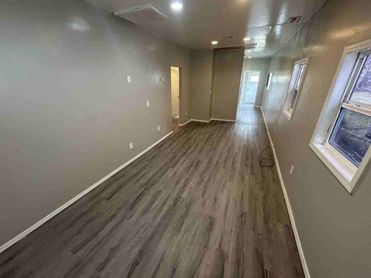 2347 Rosedale Ave - Photo 7 of 12