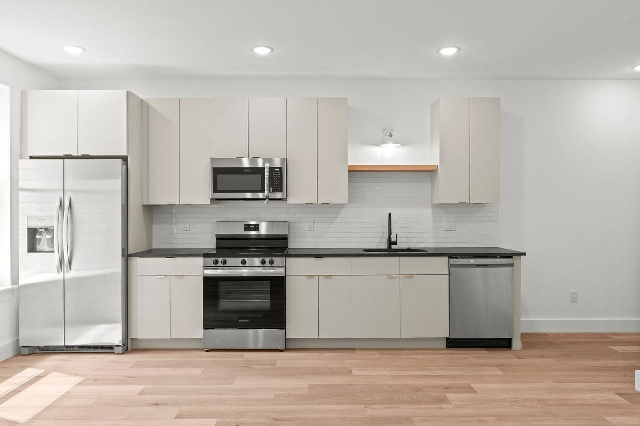 5019 Pentridge St - Photo 3 of 16