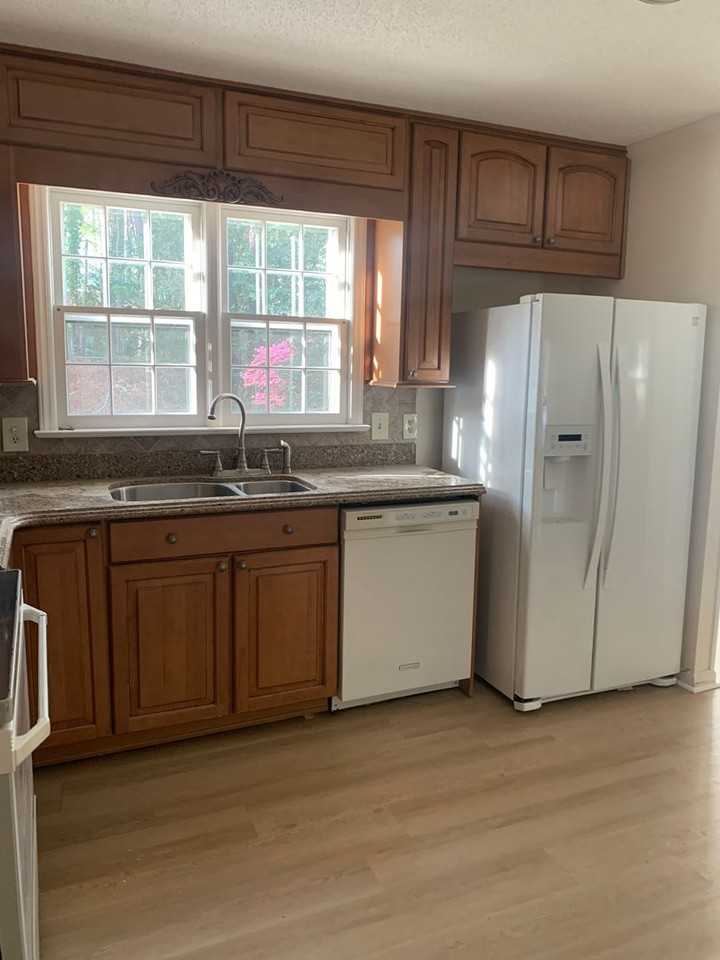 1305 Lennox Pl - Photo 6 of 33